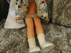 toni blonde print dress legs